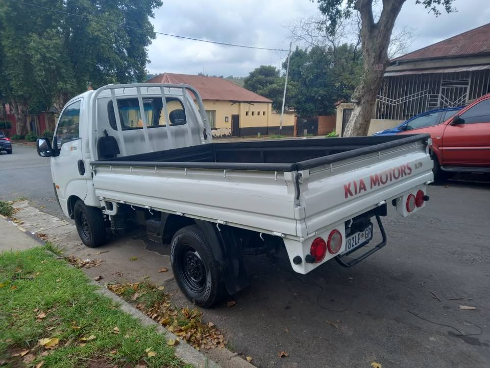 2012 Kia K2700 Bakkie 2.7D Diesel, Manual, White Color, Mileage