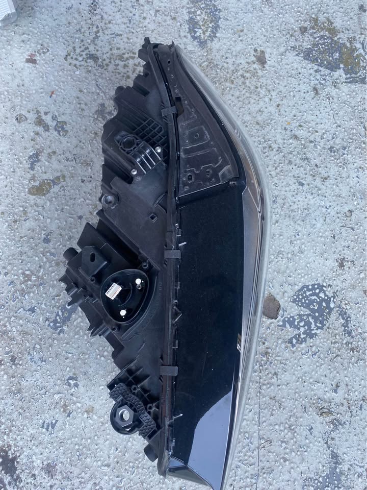 BMW G05 headlights