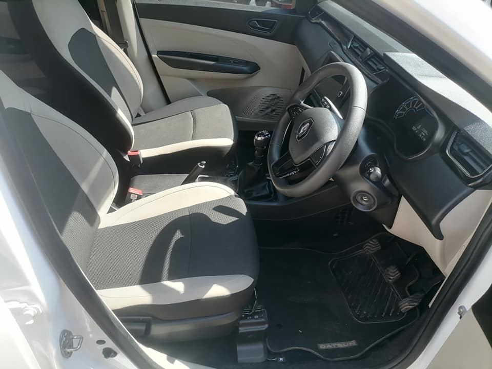 2022 Renault Triber 1.0 Dynamic Seven seater with a Service book