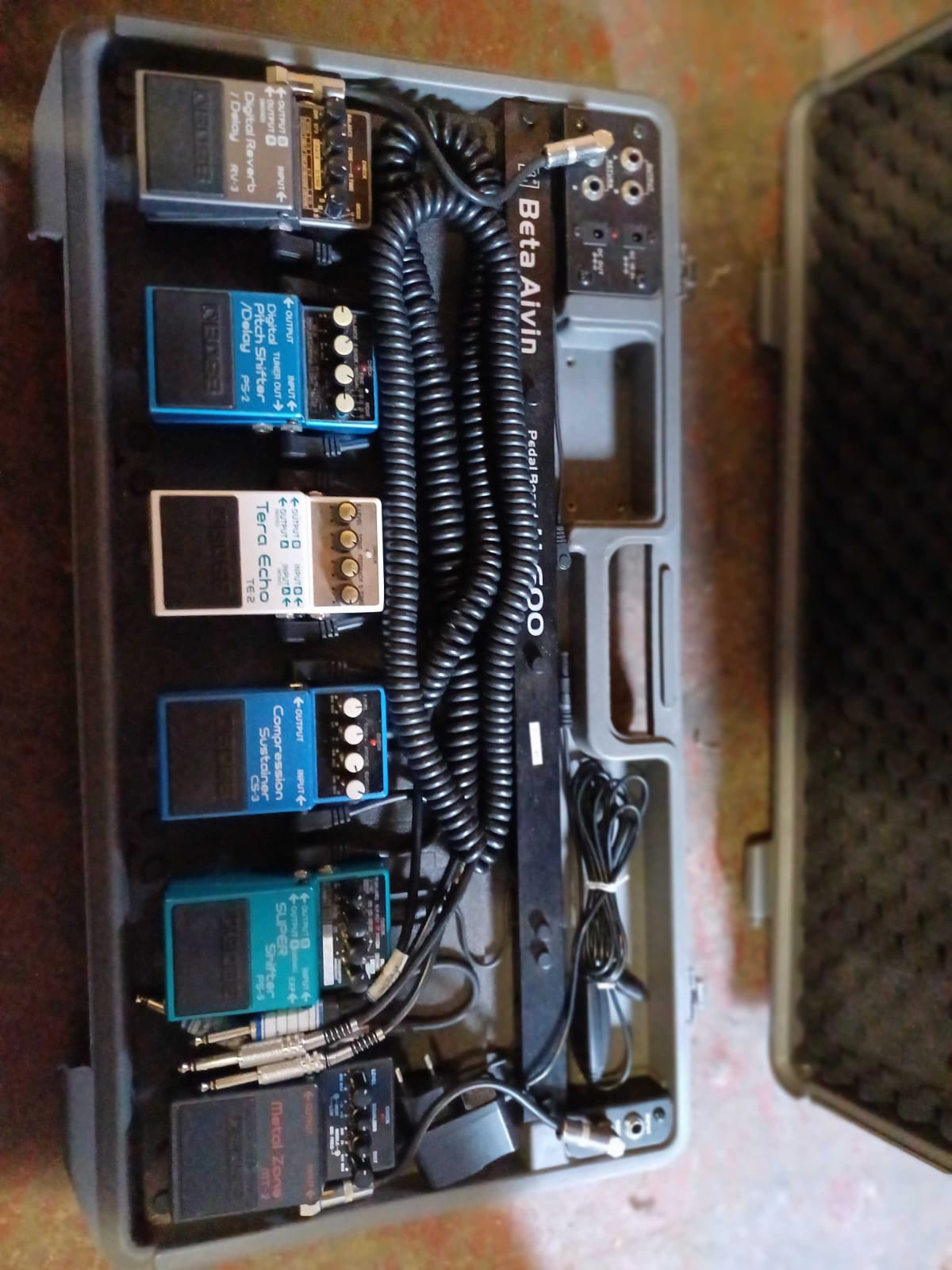 PEDALBOARD INCLUDING 5 BOSS PEDALS
