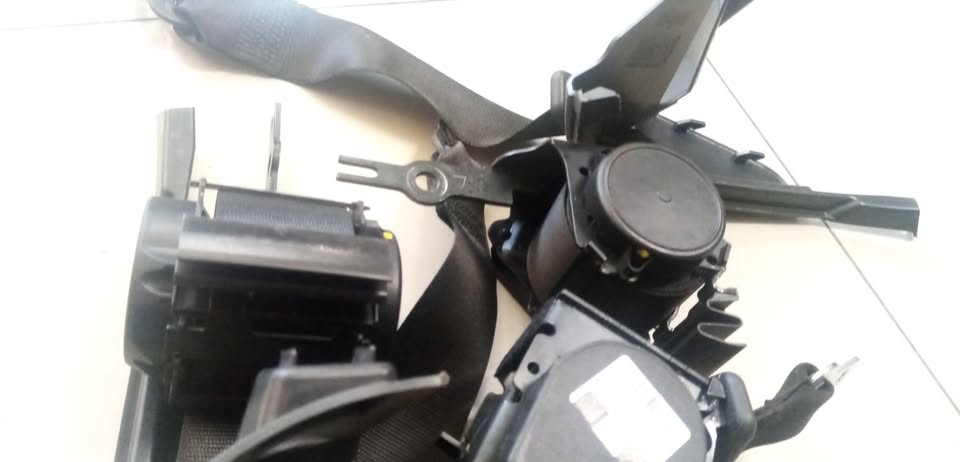 BMW F80 M3 REAR SEAST BELTS - Private Seller BMW F80 M3 REAR SEAST BELTS - Private Seller