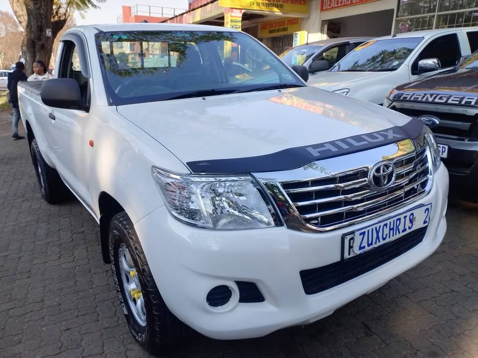 2012 TOYOTA HILUX 2.5 SINGLE CAB 4X4 HIGH RIDER MANUAL
