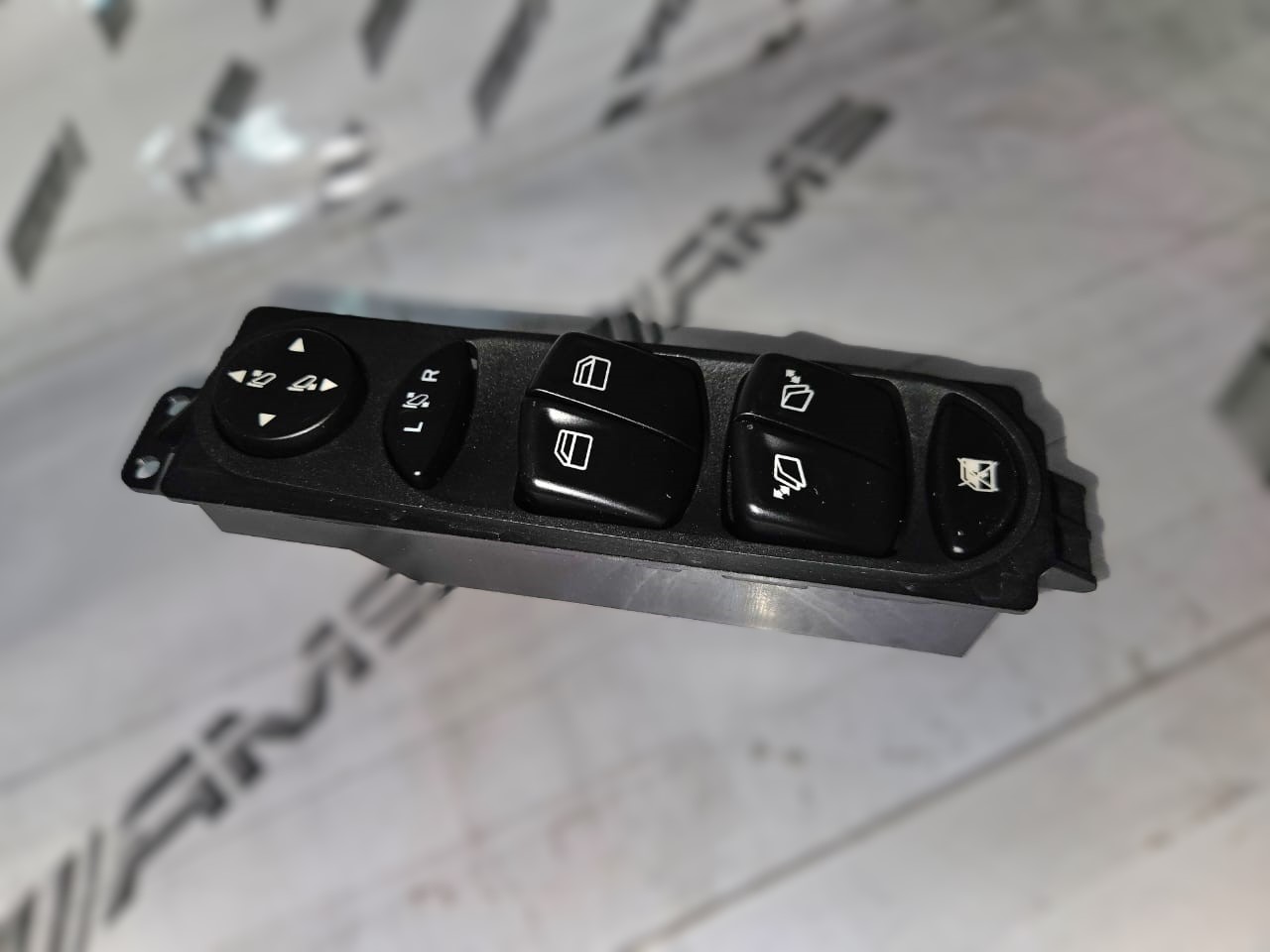 Mercedes Viano Vito W639  Window Switch for sale brand new