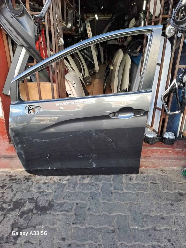 Mitsubishi Xpander Front Door Leftside. - Private Seller Mitsubishi Xpander Front Door Leftside. - Private Seller
