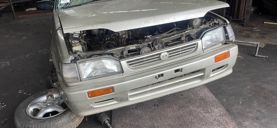 Mazda 323 sting stripping for spares - Private Seller