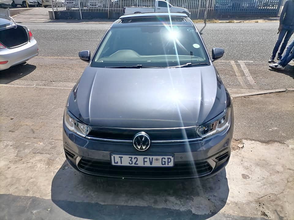 2022 Volkswagen polo 9 TSI 1.0 Sunroof Comfortline Hatchback with a Nice interior seat and Service b