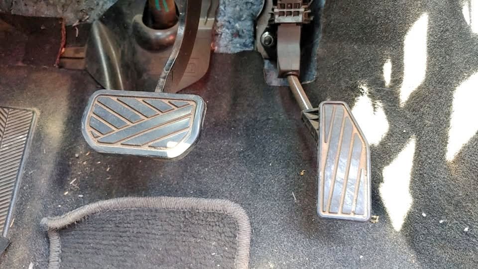 SUZUKI SWIFT PEDALS - Private Seller SUZUKI SWIFT PEDALS - Private Seller