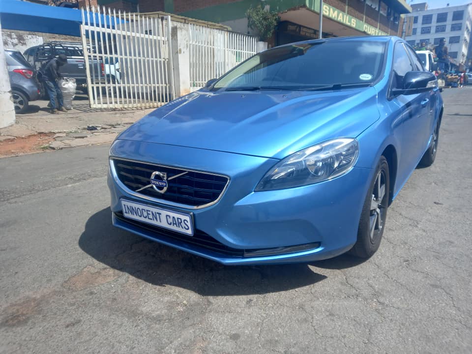 2016 VOLVO  V40 T3 2.0 PETROL, MANUAL TRANSMISSION, BLUE COLOUR, MILEAGE 76000KM