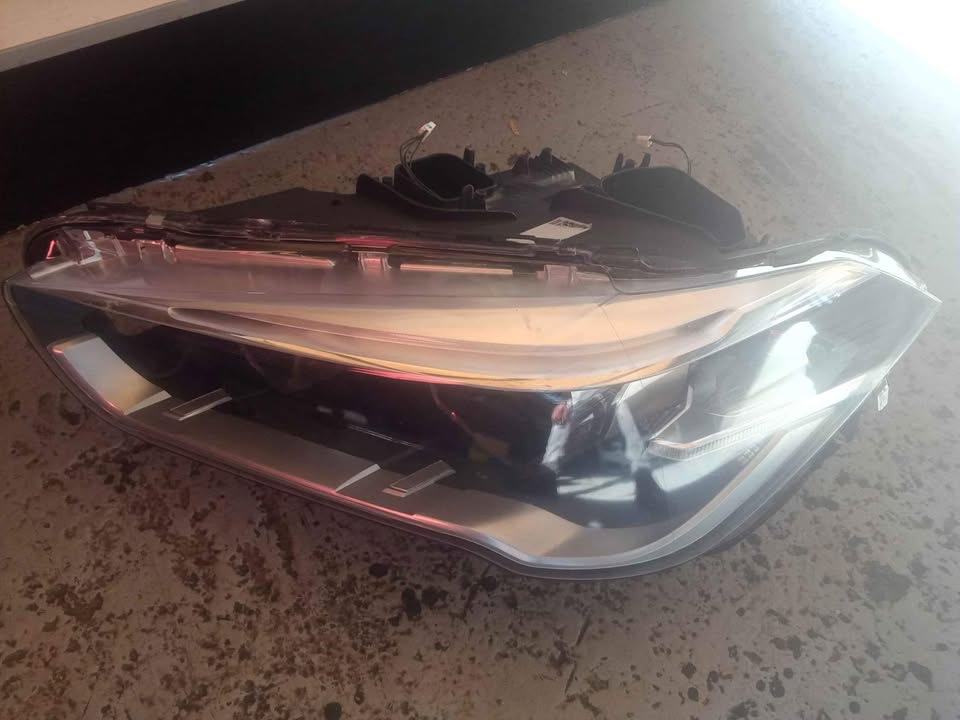 BMW X1 F48 left headlight - Private Seller BMW X1 F48 left headlight - Private Seller