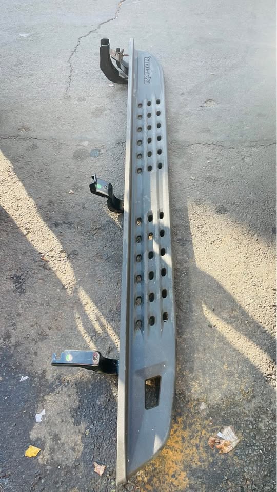 FORD RAPTOR SIDE STAP - Private Seller