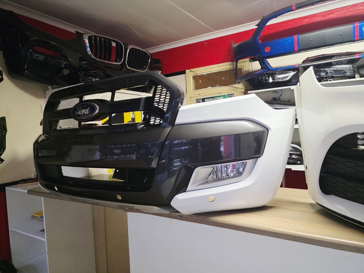 2018 (WILDTRACK) T7 FRONT BUMPER WITH MAIN GRILL AND FOGLIGHTS - Private Seller 2018 (WILDTRACK) T7 FRONT BUMPER WITH MAIN GRILL AND FOGLIGHTS - Private Seller