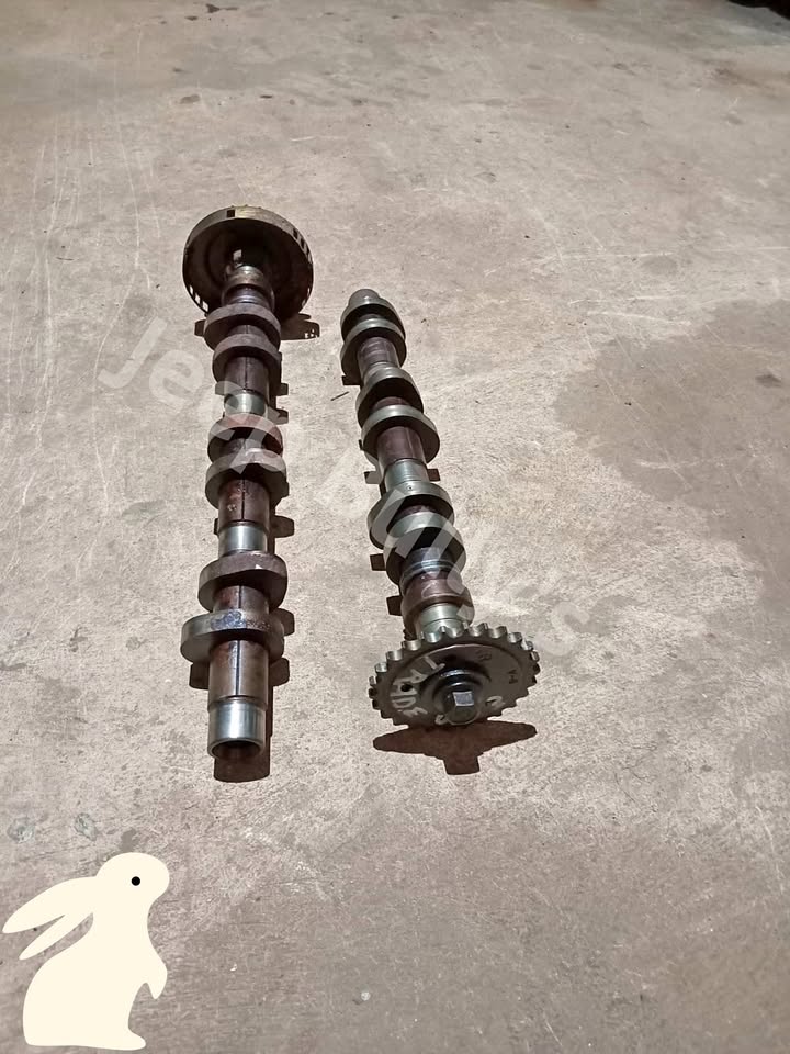 Engine Spares: Used Camshafts For 3.7 Jeep Cherokee KJ - Private Seller Engine Spares: Used Camshafts For 3.7 Jeep Cherokee KJ - Private Seller