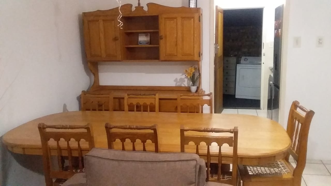 8 seater oak dining table