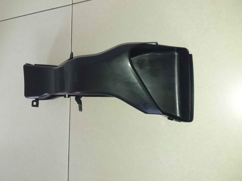 BMW F30 MOTORSPORT 12/17 BRAND NEW PLASTIC FRONT BUMPER AIR DUCT FORSALE
