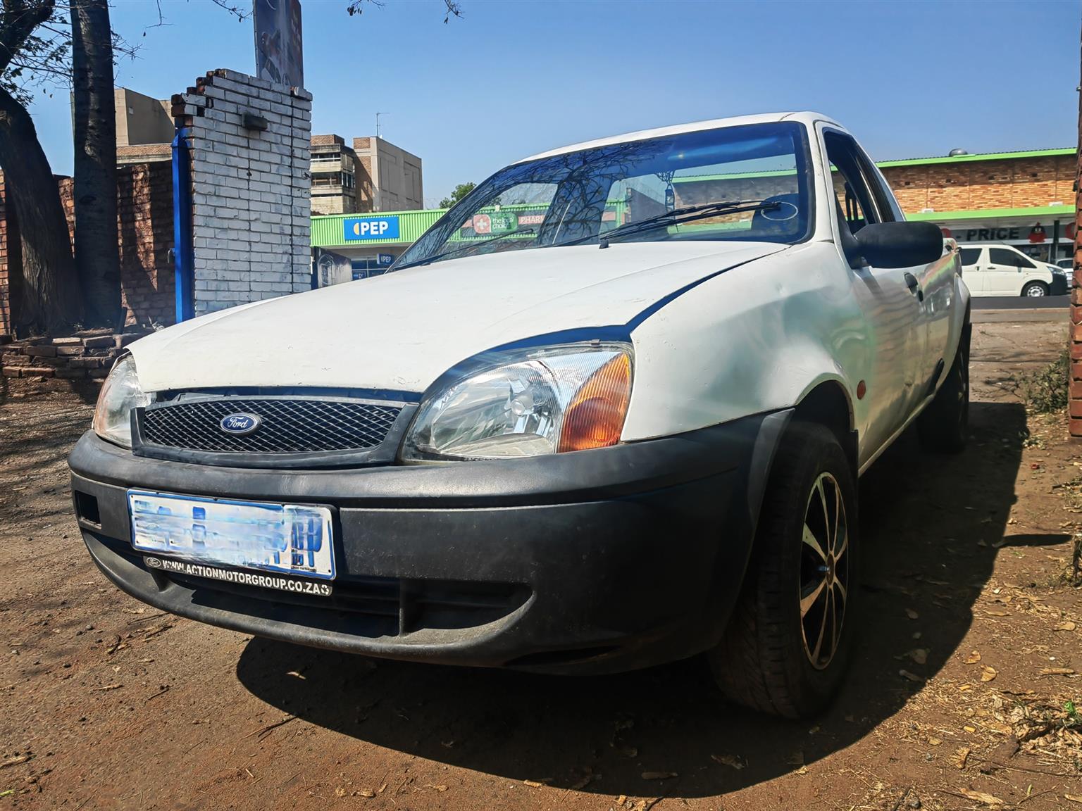 FORD Rocam 1.6 PREFACE Spares - White in colour - Private Seller FORD Rocam 1.6 PREFACE Spares - White in colour - Private Seller