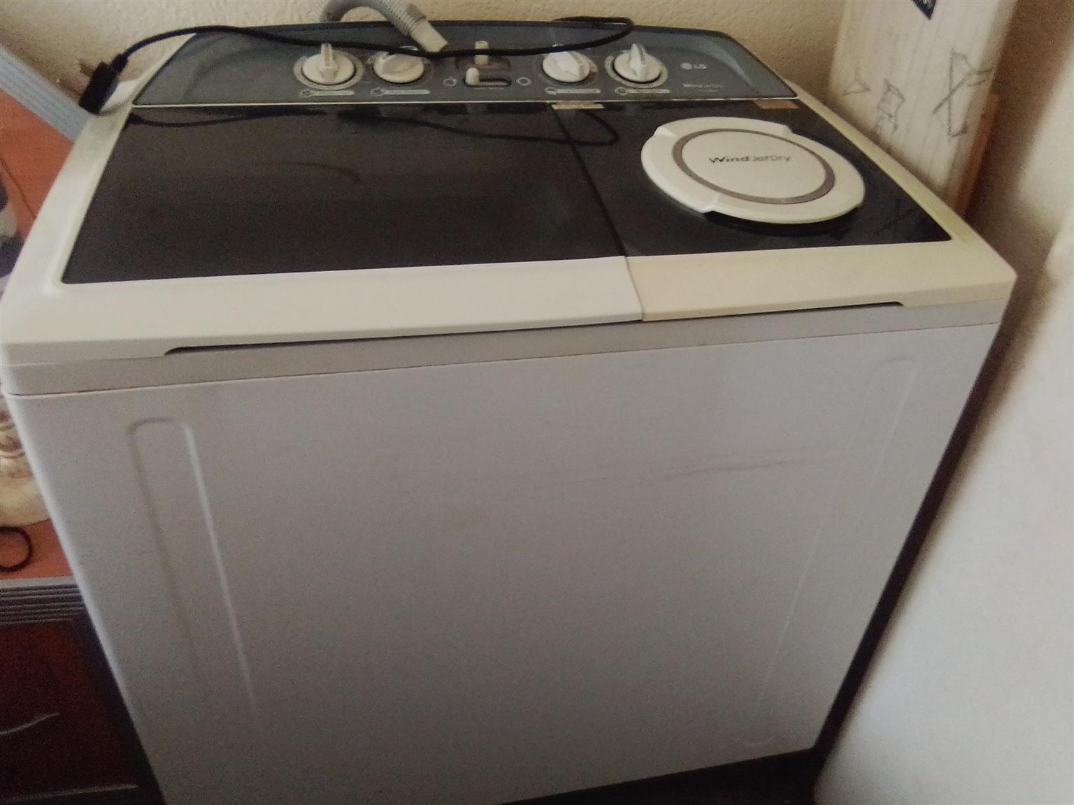 LG Twin Tub 13 kg in perfect working order, still in perfect condition