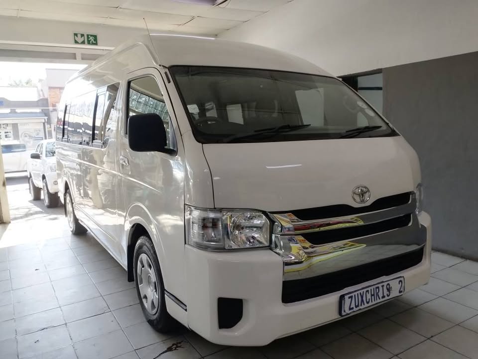 2011 TOYOTA QUANTUM 2.5GL DIESEL 14 SEATER MANUAL