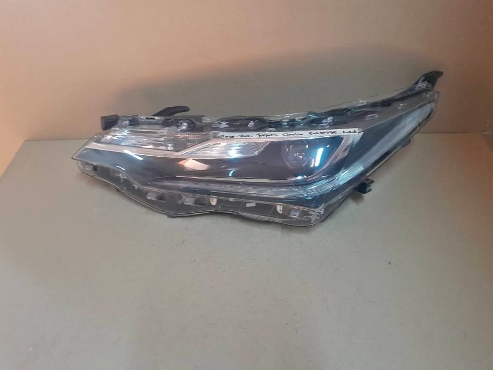 TOYOTA COROLLA PRESTIGE LEFT SIDE HEADLIGHT FOR SALE