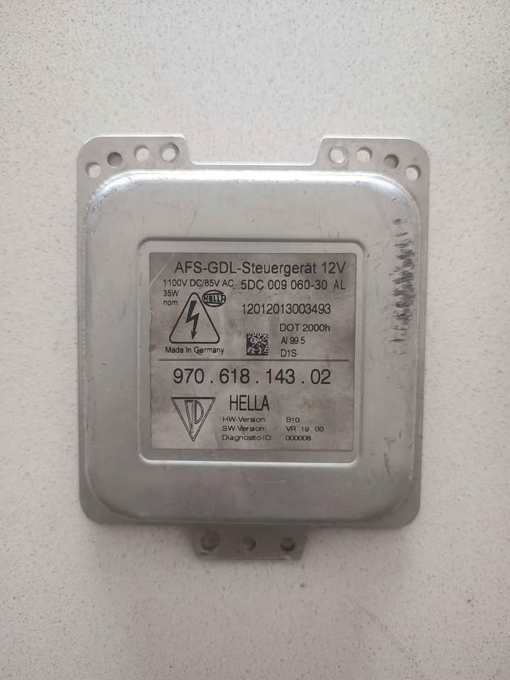 Porsche Panamera headlight module - Private Seller Porsche Panamera headlight module - Private Seller