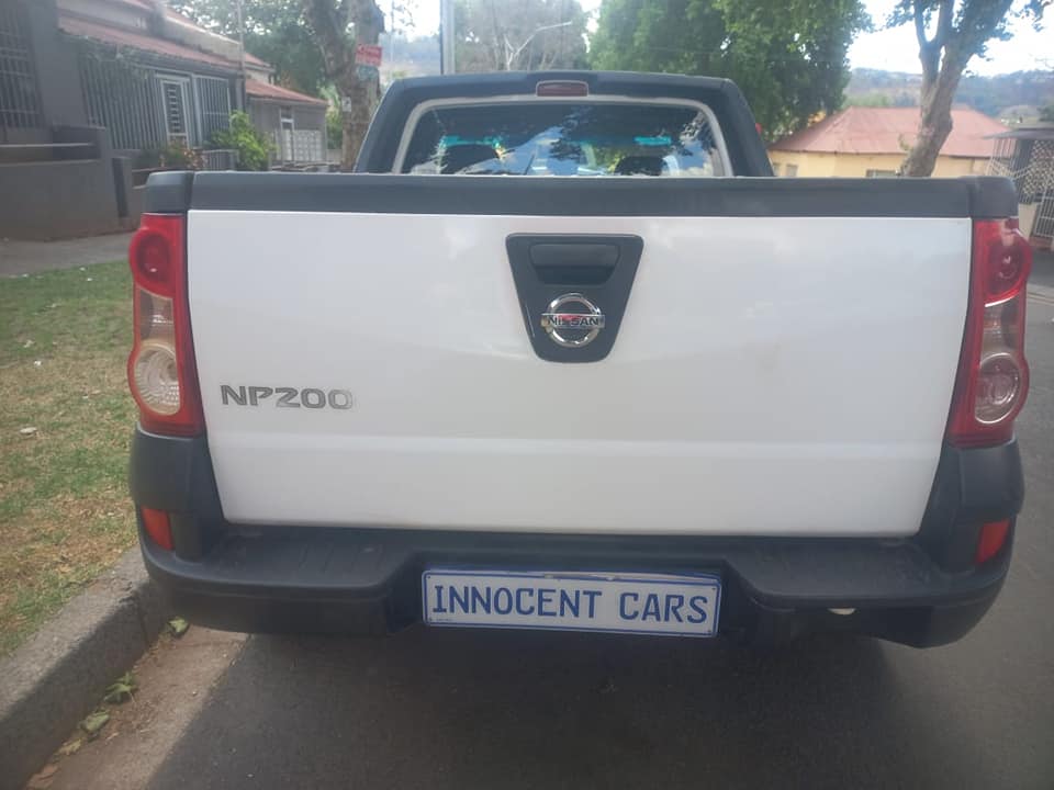 2022 NISSAN NP200 BAKKIE 1.6 PETROL, MANUAL, WHITE COLOR, MILEAGE 65000KMS