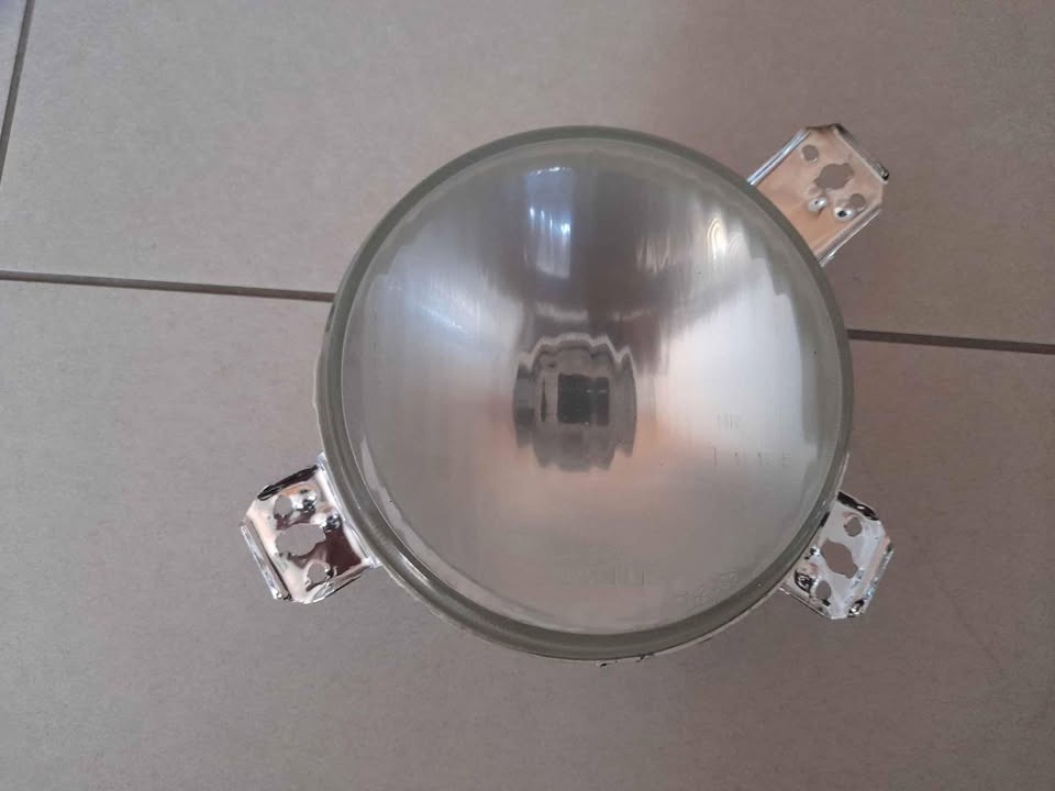 VW GOLF  1 BRAND NEW INNER HEADLIGHTS FORSALE