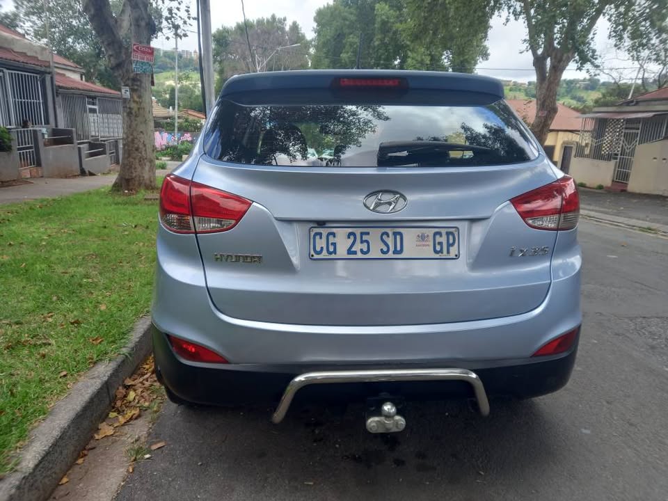 2013 Hyundai ix35 SUV 2.0 Petrol, Manual Transmission, Blue color, Mileage 92,000kms