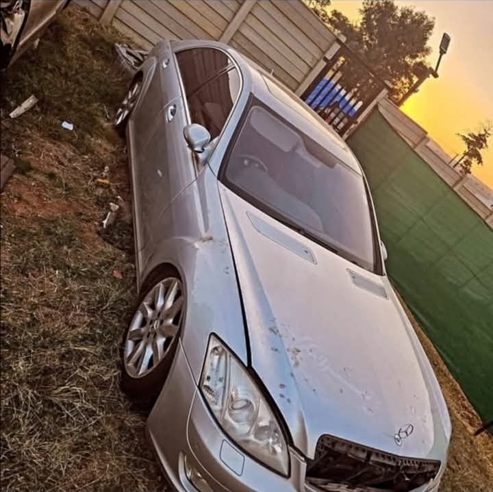 STRIPPING MERCEDES BENZ FOR SPARES AND - Private Seller STRIPPING MERCEDES BENZ FOR SPARES AND - Private Seller