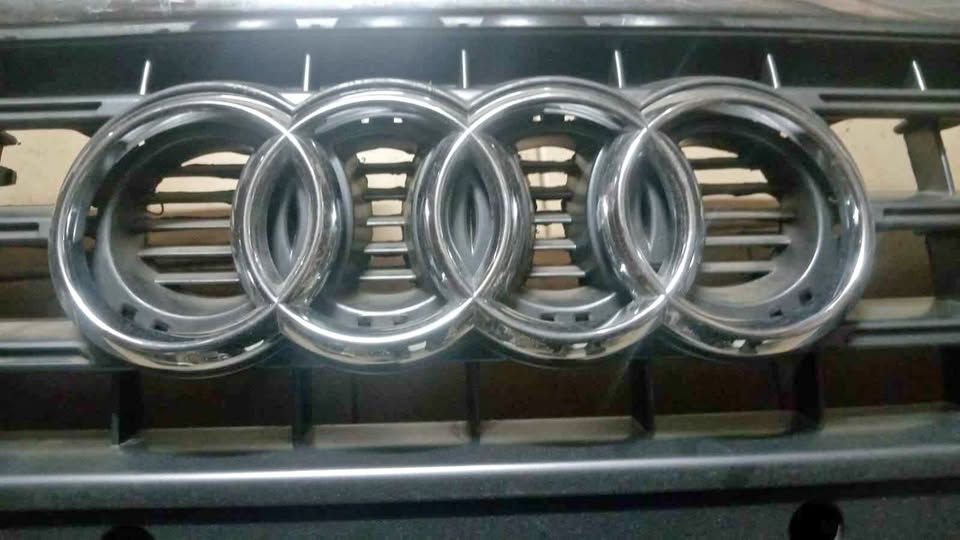 Audi A4 b grill badge - Private Seller Audi A4 b grill badge - Private Seller