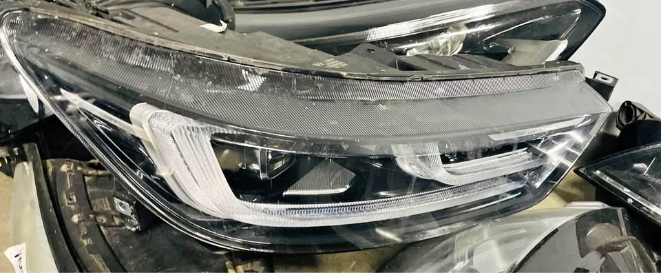 Chery Tiggo 8 Pro/8 Pro Max headlight 2023 - Private Seller Chery Tiggo 8 Pro/8 Pro Max headlight 2023 - Private Seller