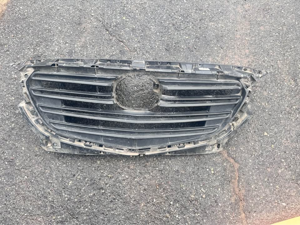 Mazda cx3 main grill - Private Seller Mazda cx3 main grill - Private Seller