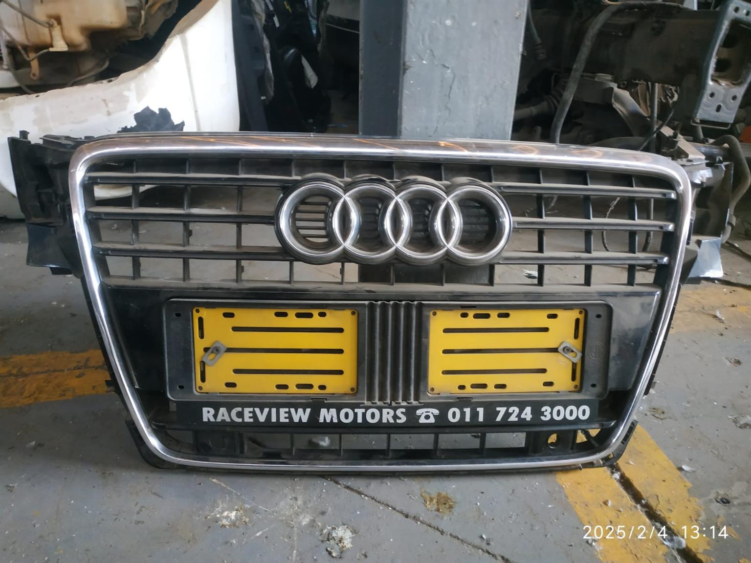 Audi Q7 front grill for sale - Private Seller