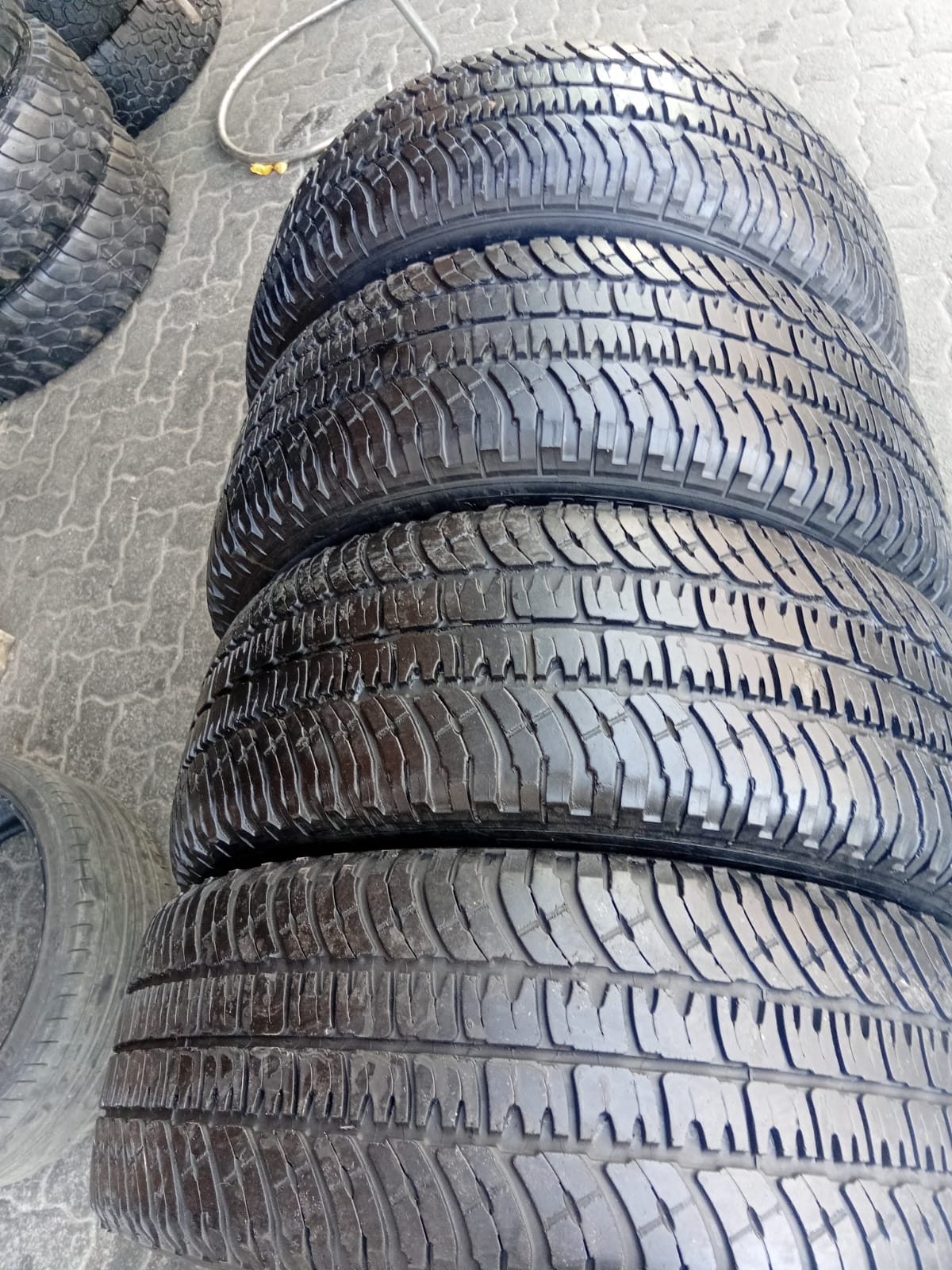 265/65/17 × 4 Michelin LTX AT tyres - Private Seller