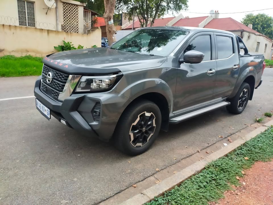 2023 Nissan NAVARA 2.3 Turbo Diesel, Double cab Color Grey Price  Automatic, Mileage