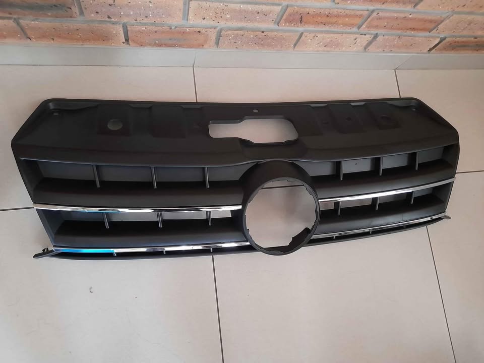 VW AMAROK BRAND NEW FRONT GRILLES FOR SALE