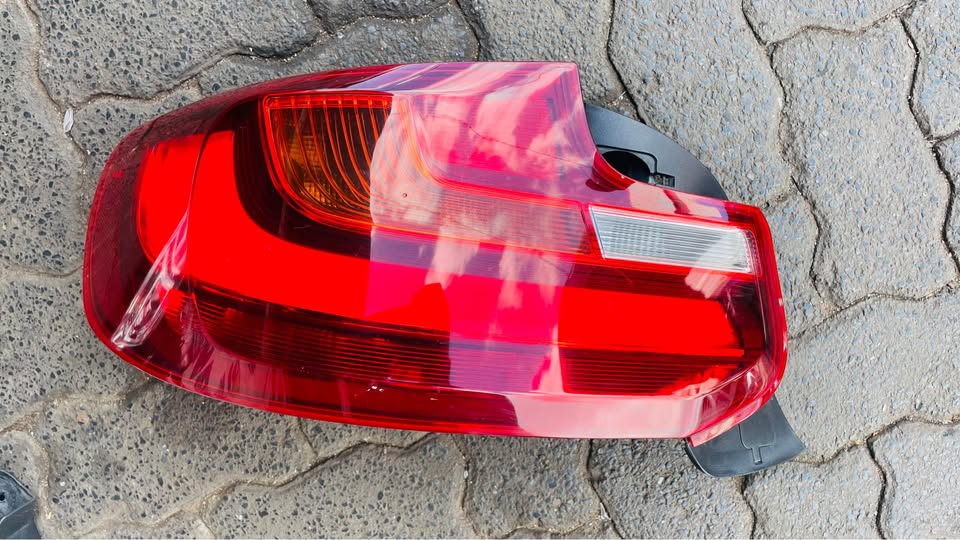 BMW 2 Series (F22) coupe taillight - Private Seller