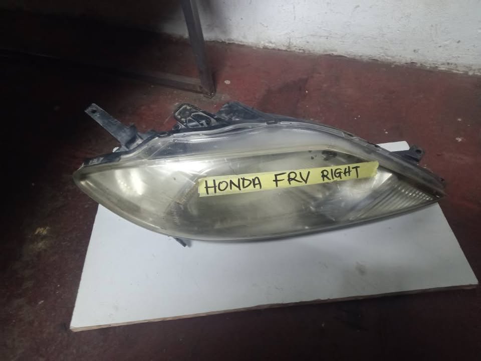 HONDA FRV HEADLIGHT RIGHT SIDE - Private Seller HONDA FRV HEADLIGHT RIGHT SIDE - Private Seller