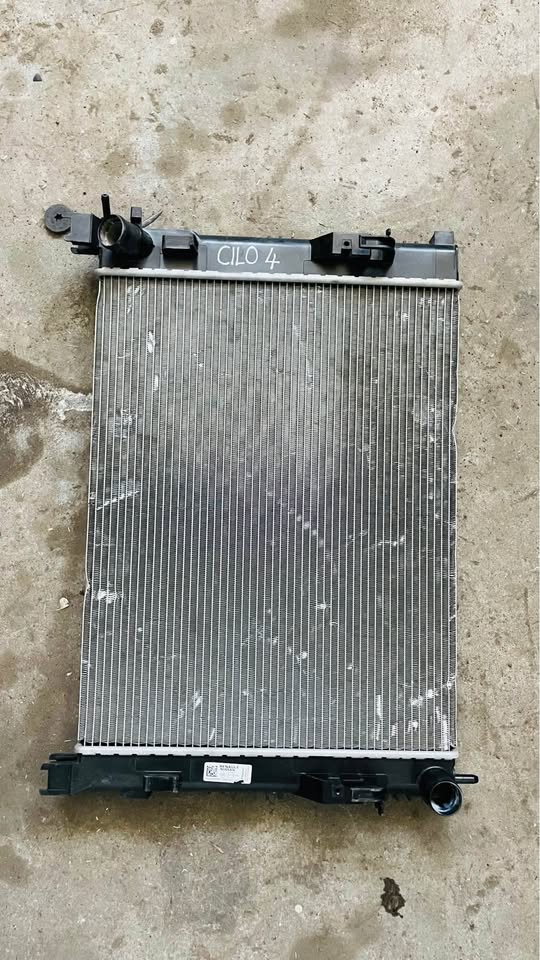Renault Clio 4 radiator - Private Seller Renault Clio 4 radiator - Private Seller