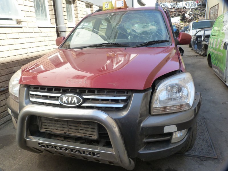 Kia Sportage 2.0 AT Red - 2008 STRIPPING FOR SPARES - Private Seller Kia Sportage 2.0 AT Red - 2008 STRIPPING FOR SPARES - Private Seller