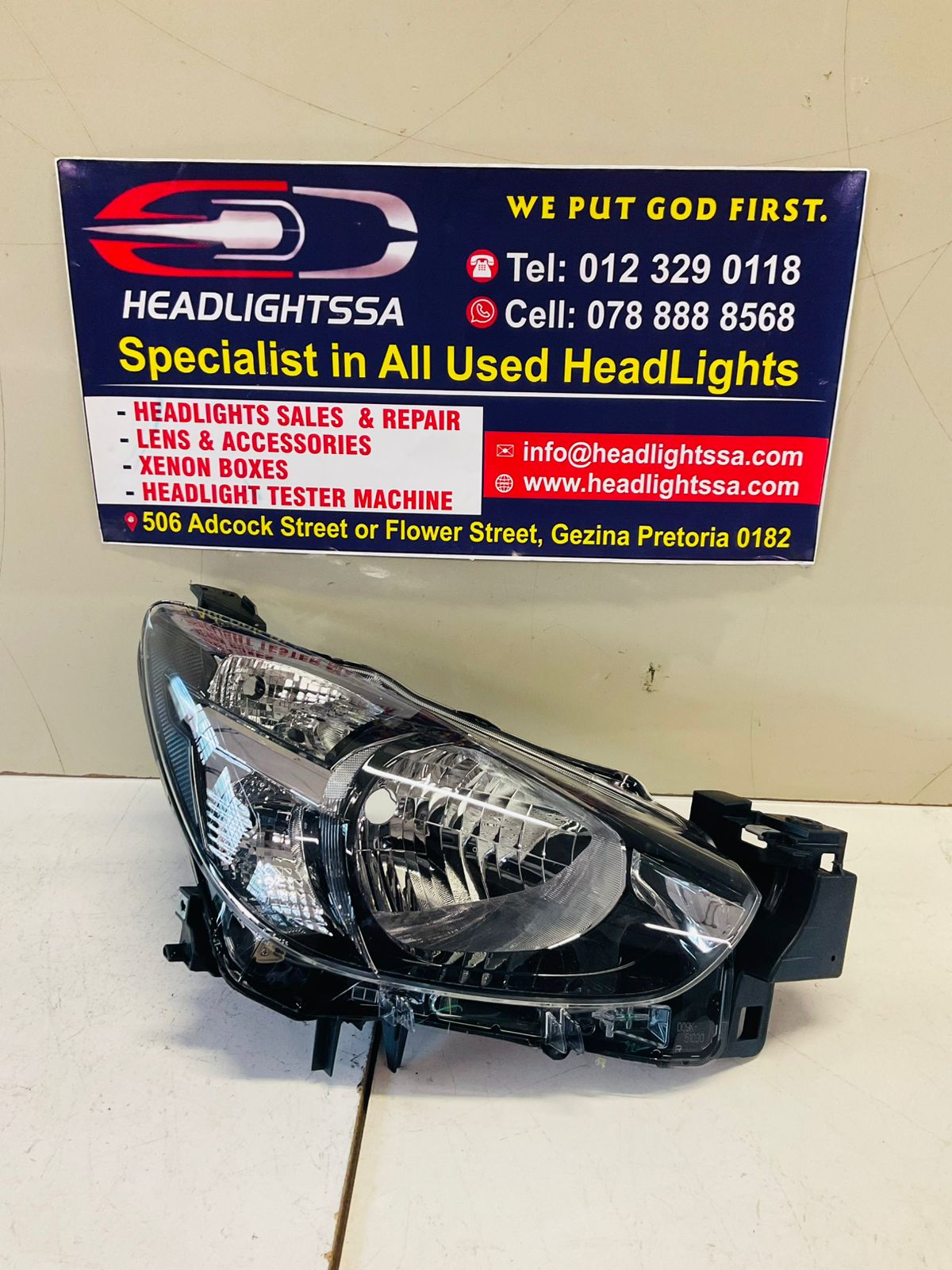 Mazda 2 active right side standard headlight (2015) - Private Seller Mazda 2 active right side standard headlight (2015) - Private Seller