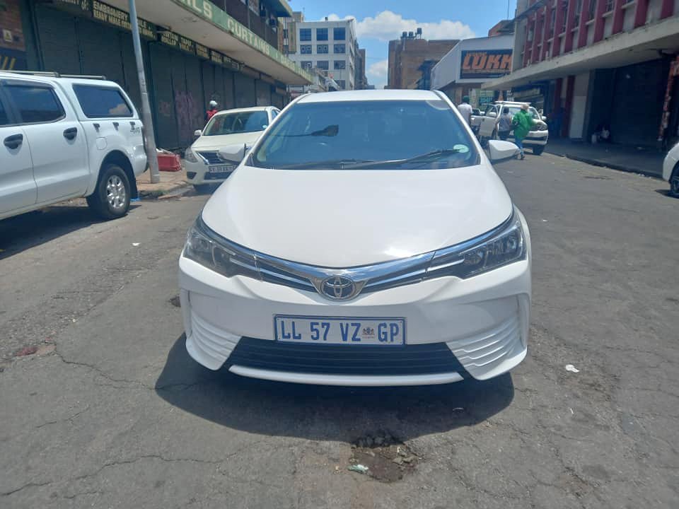 2015 TOYOTA COROLLA PRESTIGE 1.6 PETROL, MANUAL TRANSMISSION, WHITE COLOUR 2015 TOYOTA COROLLA PRESTIGE 1.6 PETROL, MANUAL TRANSMISSION, WHITE COLOUR