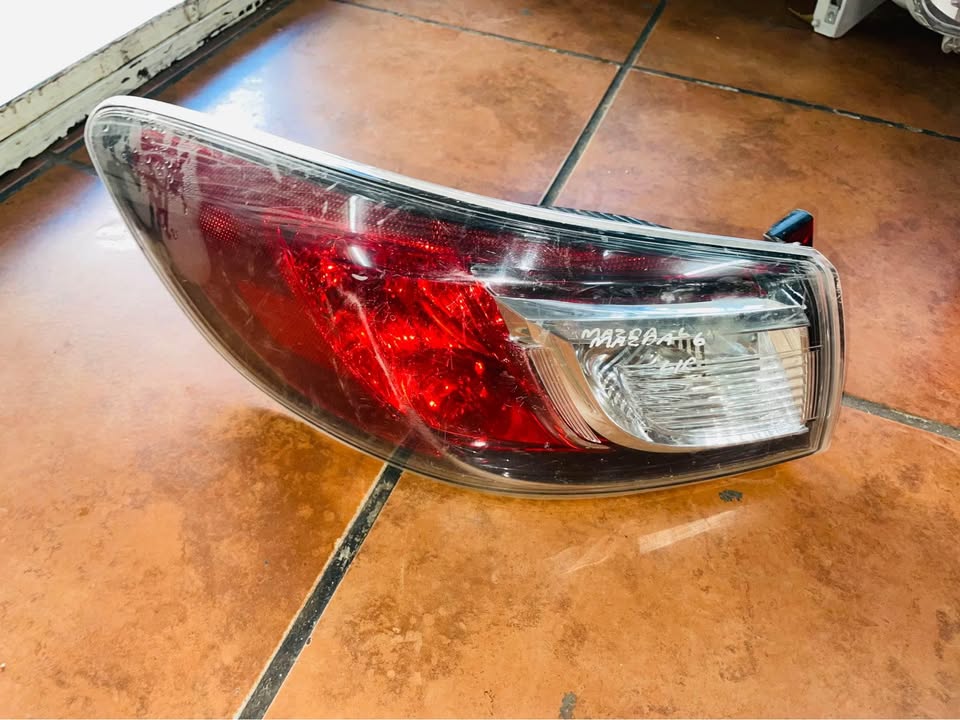Mazda 3 taillight 2009 - Private Seller