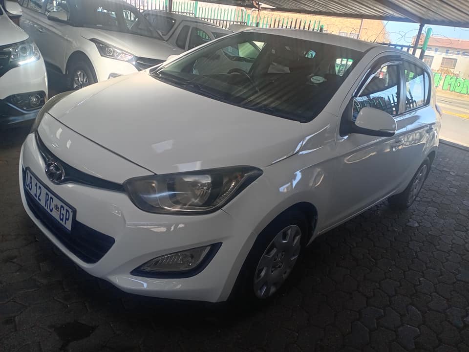 Hyundia i120 1.4 Manual petrol  2013 White