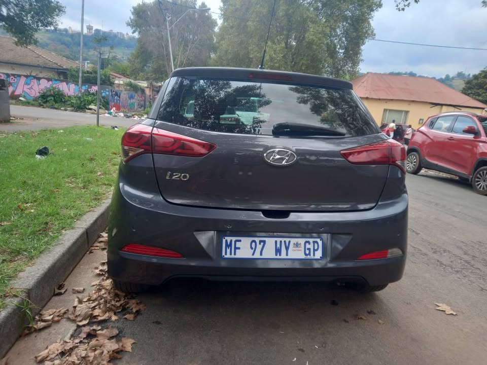 2016 Hyundai i20 1.2 fluid, Manual, Petrol, Grey 75000kms