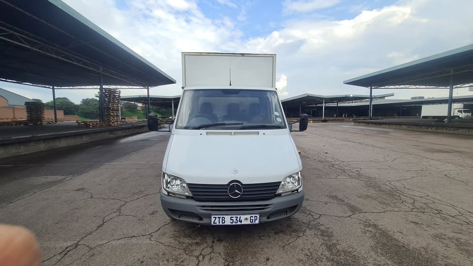 2010 MERCEDES BENZ  SPRINTER V6 AUTO PETROL