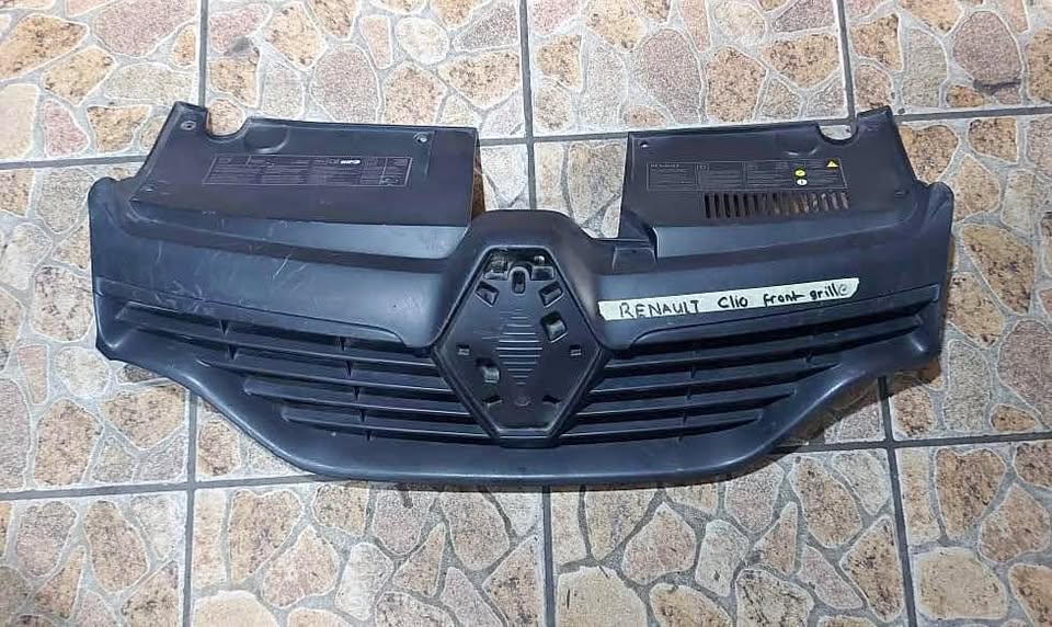 Renault Clio grille 2015/17 - Private Seller Renault Clio grille 2015/17 - Private Seller