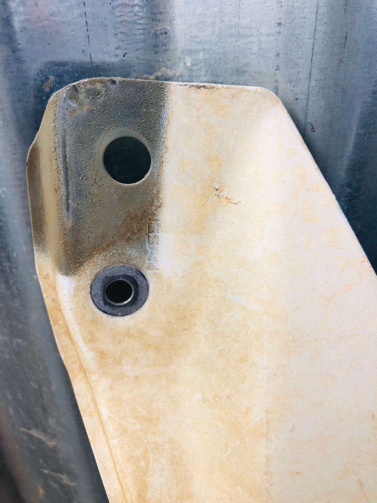Nissan np300 left side fender taking indicator - Private Seller Nissan np300 left side fender taking indicator - Private Seller