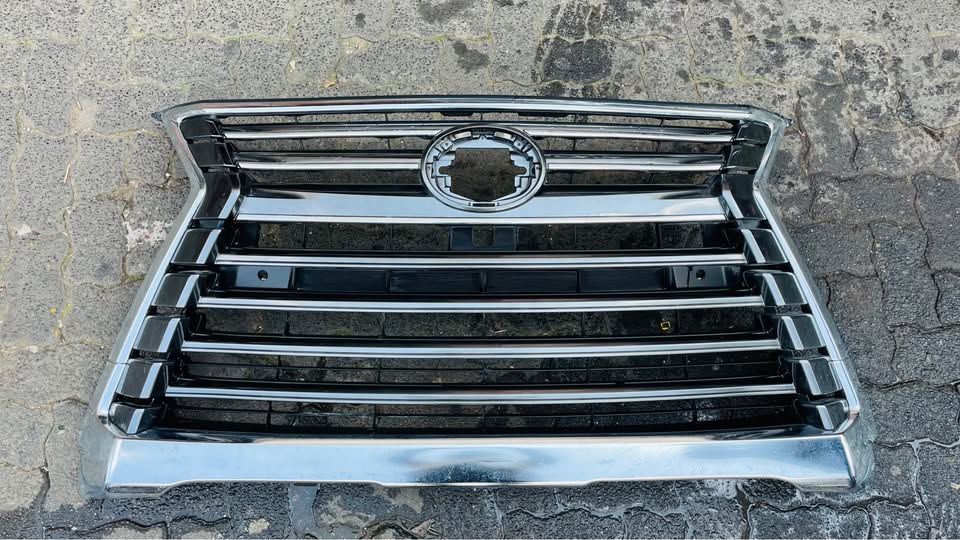 LEXUS LX570 grille 2016/21 - Private Seller LEXUS LX570 grille 2016/21 - Private Seller