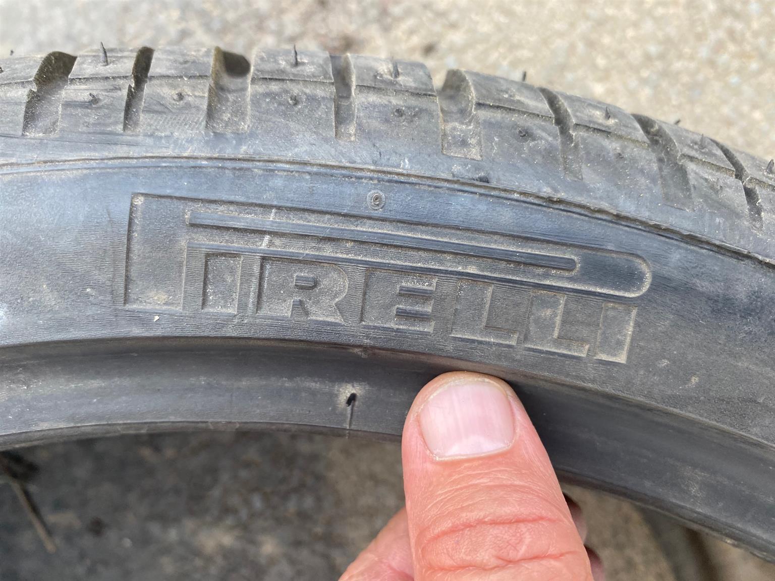 Tyre 285x30x20 Pirelli P Zero