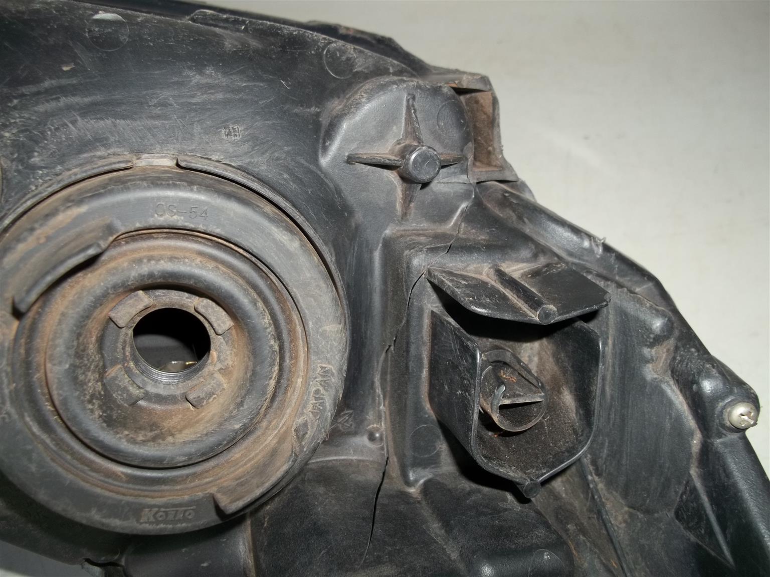 Suzuki SX4 '08-'14 left headlight - Private Seller Suzuki SX4 '08-'14 left headlight - Private Seller