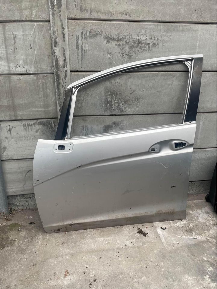 Honda Jazz Front Left Door - Private Seller Honda Jazz Front Left Door - Private Seller